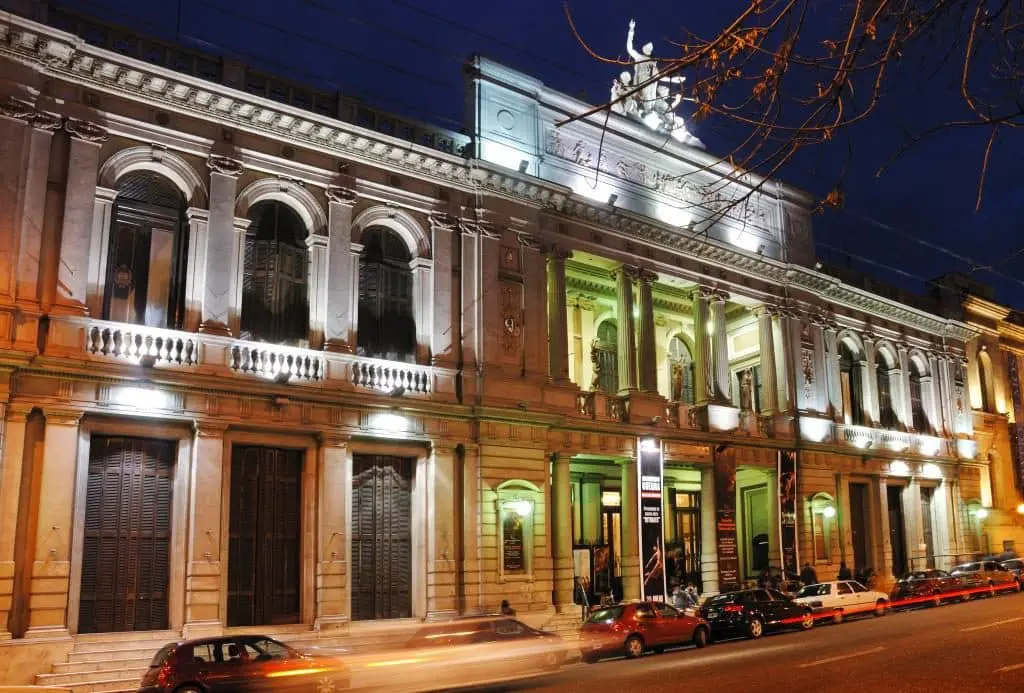 Visitas guiadas gratuitas de abril en ciudad de córdoba Teatro san martín