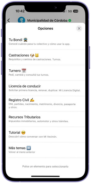 Equipo de atención al ciudadano de la Municipalidad de Córdoba gestionando consultas a través de WhatsApp