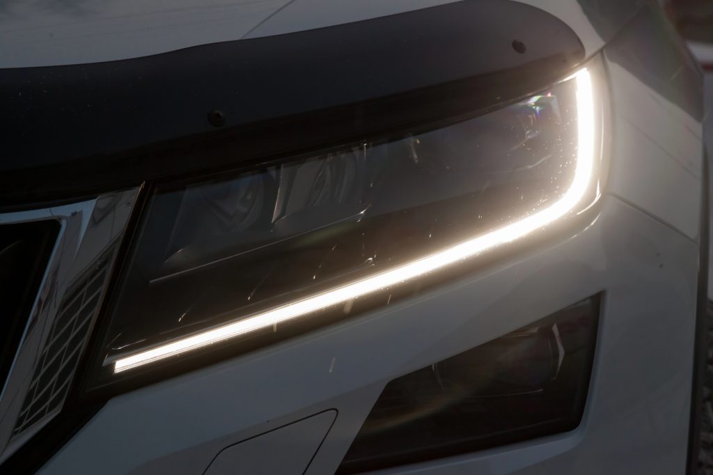 Luces drl led encendidas en vehículo según nueva ley de tránsito córdoba 11096